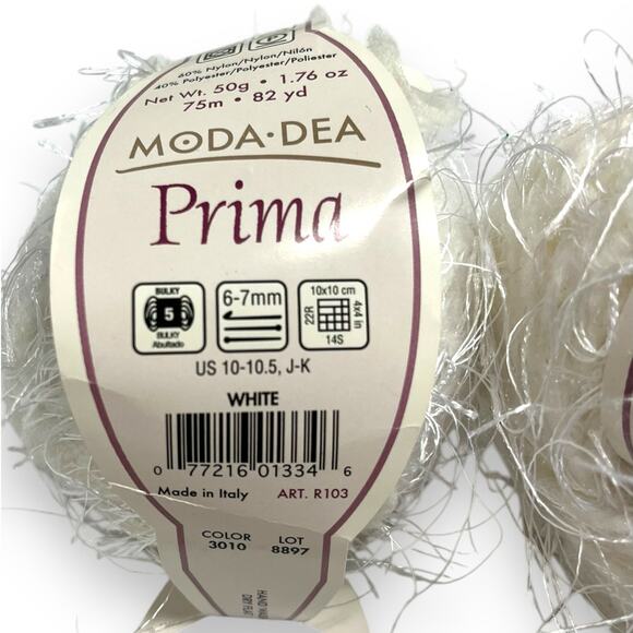 2 Skeins Moda Dea PRIMA Eyelash Fun Fur Yarn | 3010 White 🤍 Made in Italy - Picture 2 of 6